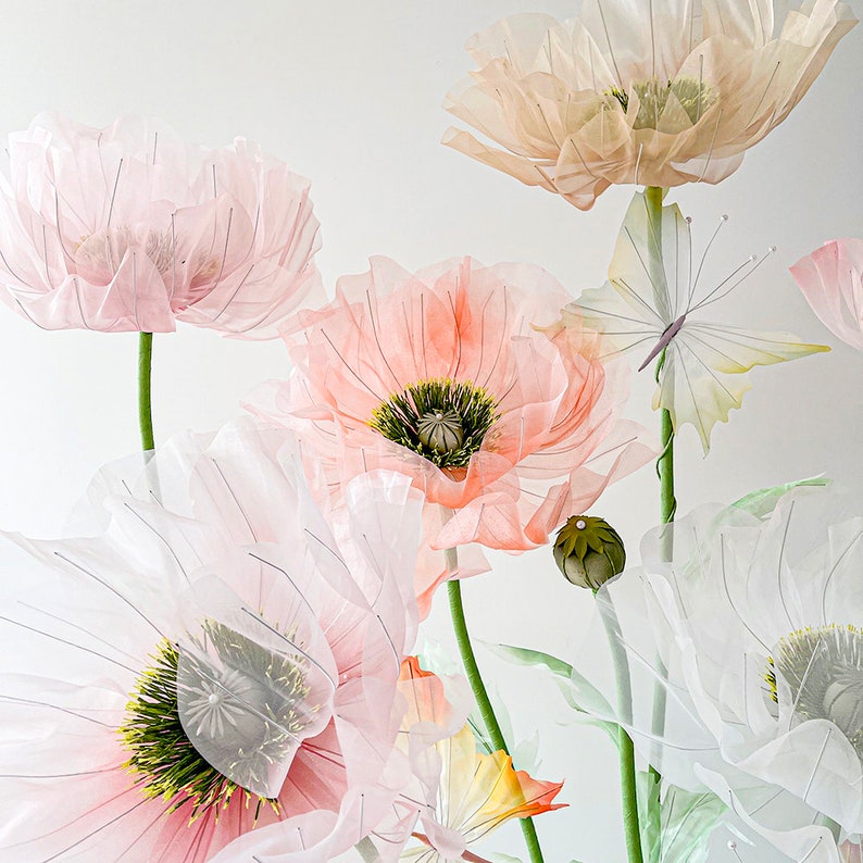 Organza-Blüten: Romantische Dekorationskunst aus leichtem Material