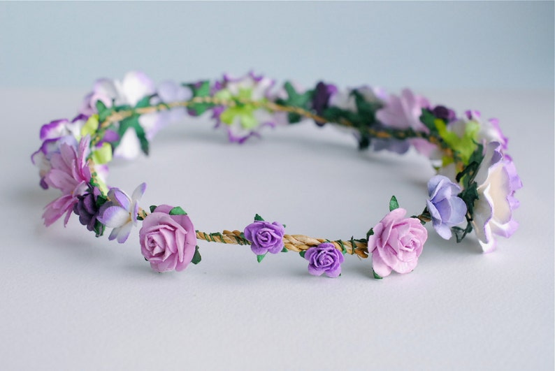 Lila Papierblumenkrone, handgefertigter Haarschmuck, verstellbare Größe, 18 cm Durchmesser