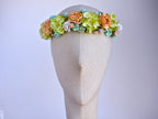 Haarreif aus Papierblumen, pastellgrüne und orangefarbene Hochzeitskrone