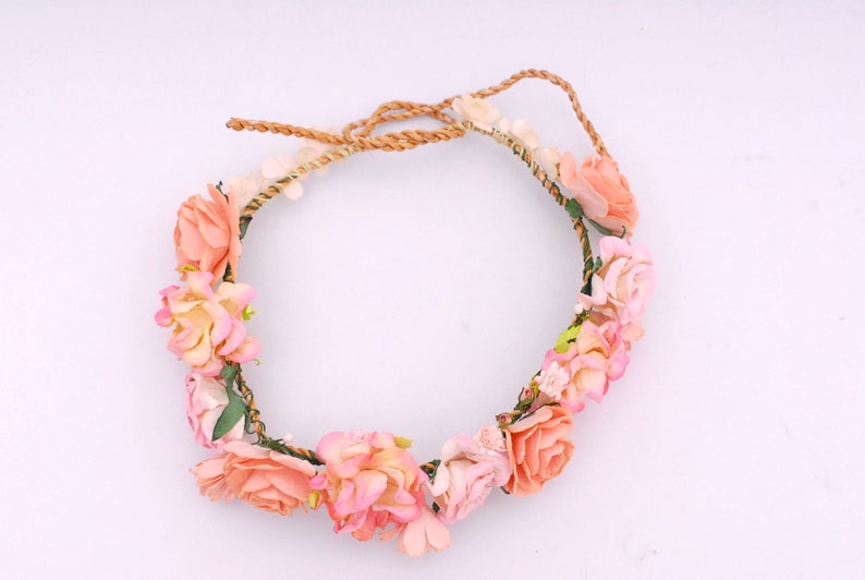 Haarband aus Papierblumen mit Pfirsichrose als Haaraccessoire für Hochzeitsfeiern