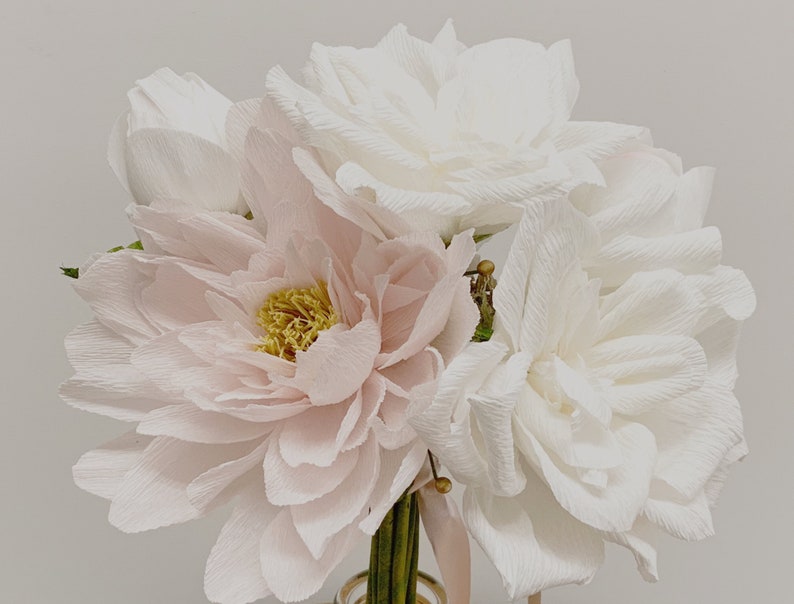 Pfingstrosen-Rosen-Brautstrauß aus Krepppapier, Boho-Stil, 25 Zoll, Rosa und Weiß