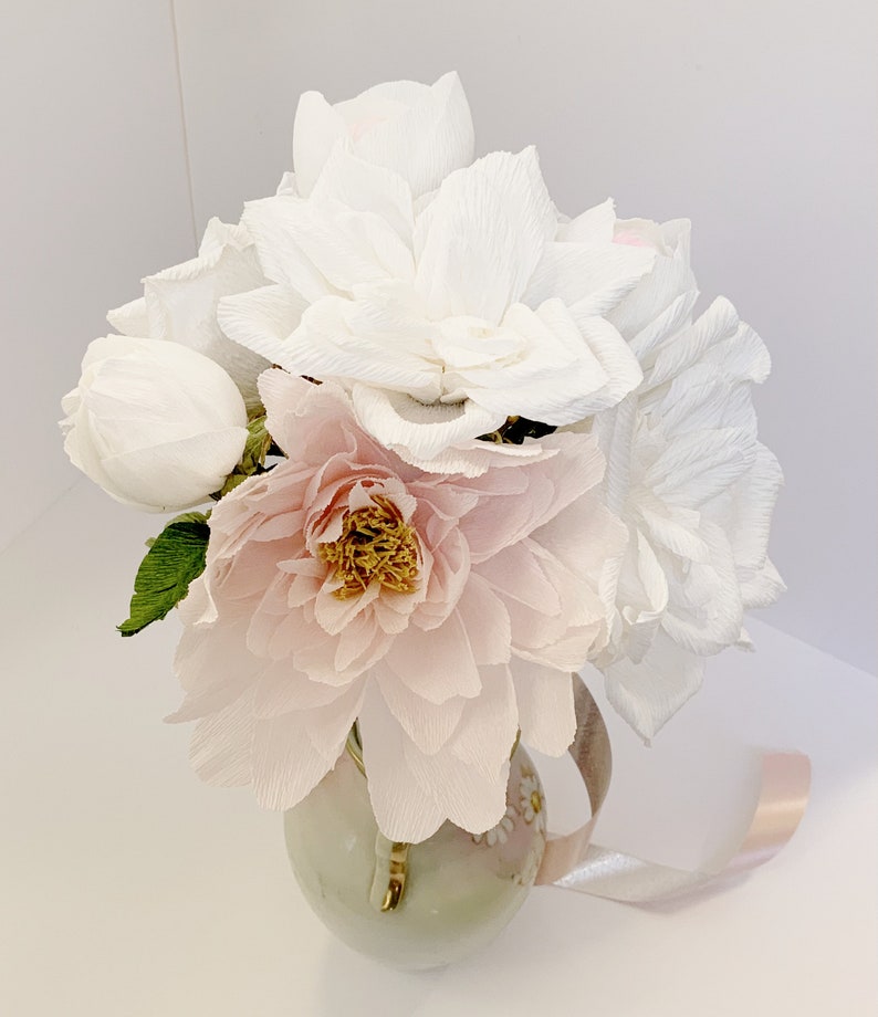 Pfingstrosen-Rosen-Brautstrauß aus Krepppapier, Boho-Stil, 25 Zoll, Rosa und Weiß