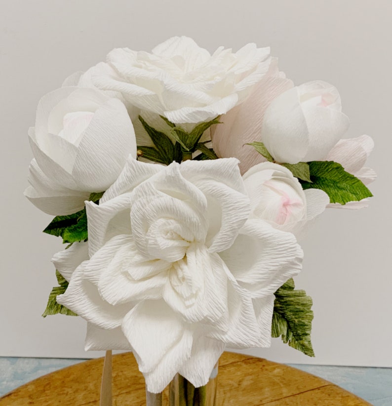 Pfingstrosen-Rosen-Brautstrauß aus Krepppapier, Boho-Stil, 25 Zoll, Rosa und Weiß