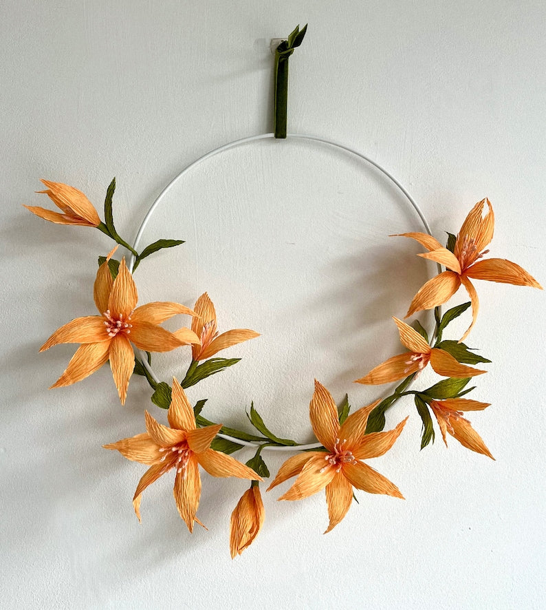 Krepppapier Blumenkranz Handgemachte Blumendekoration 32 cm