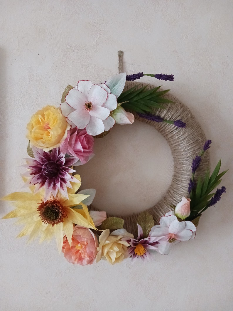Handgefertigter Crepe-Papier Blumenkranz, UV-geschützt, für Tür- und Wanddekoration