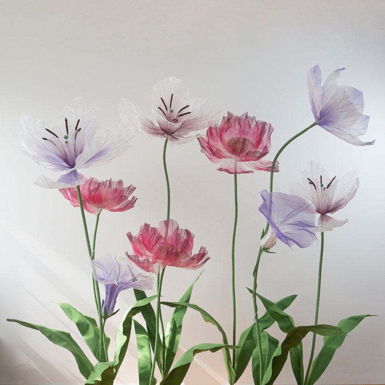 Übergroße Mohnblumen und Narzissen Organza Blumen Hintergrund Deko mit Beleuchtung, Frühlingsdekoration