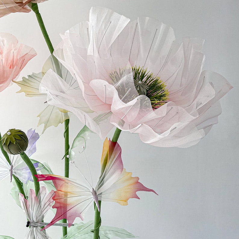 Organza-Mohnblumenset mit Schmetterlingen, 1,2-1,9 m, Riesenblumen für Events und Schaufenster