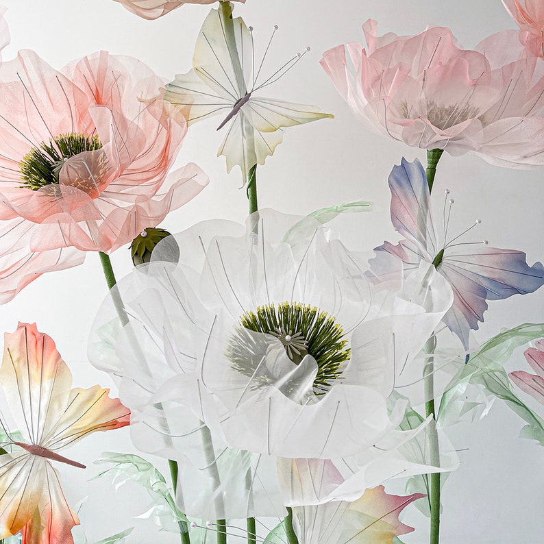 Organza-Mohnblumenset mit Schmetterlingen, 1,2-1,9 m, Riesenblumen für Events und Schaufenster