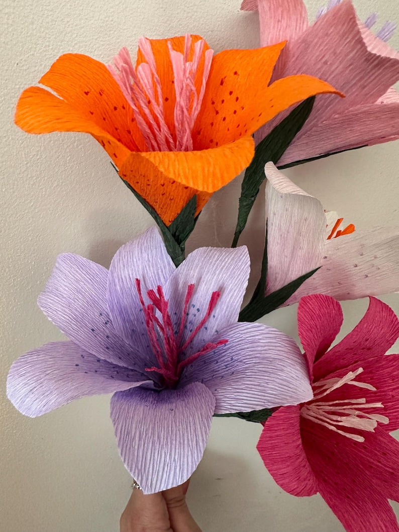 Krepppapier Lilie | Handgefertigte botanische Blume, Ewiger Blumenstrauß, Hochzeits-Geschenk