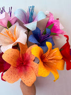 Krepppapier Lilie | Handgefertigte botanische Blume, Ewiger Blumenstrauß, Hochzeits-Geschenk