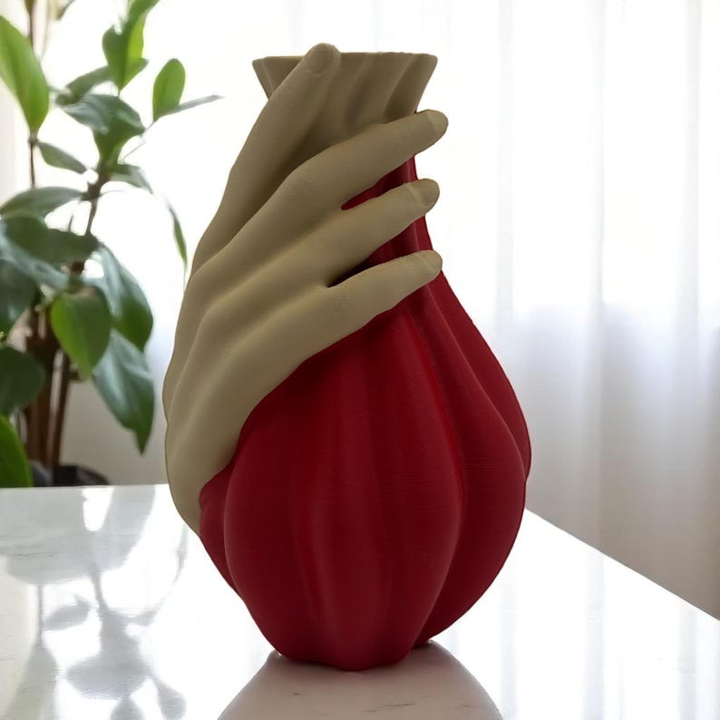 Moderne Skulpturvase mit umarmenden Händen, 21 cm, Premium PLA, zeitgenössisches Herzstück