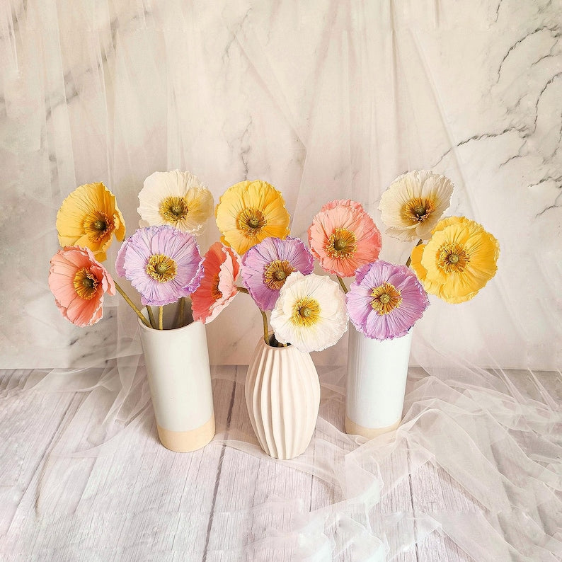Isländische Mohnblume aus Papier, pastellfarbene Krepppapierblume
