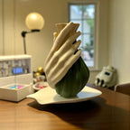 Moderne Skulpturvase mit umarmenden Händen, 21 cm, Premium PLA, zeitgenössisches Herzstück