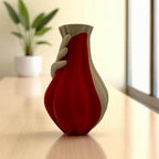 Moderne Skulpturvase mit umarmenden Händen, 21 cm, Premium PLA, zeitgenössisches Herzstück