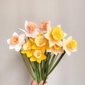 Krepppapier Narzissen realistische Papierblumen, Frühlingsstrauß handgemachte Blumen, Hochzeit Deko