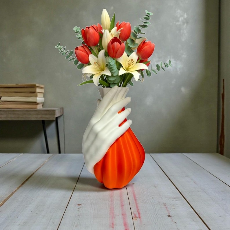 Moderne Skulpturvase mit umarmenden Händen, 21 cm, Premium PLA, zeitgenössisches Herzstück