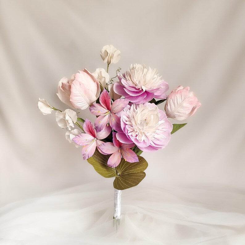 Handgemachter Papierblumenstrauß, zartrosa Brautstrauß, Krepppapier Hochzeitsgeschenk