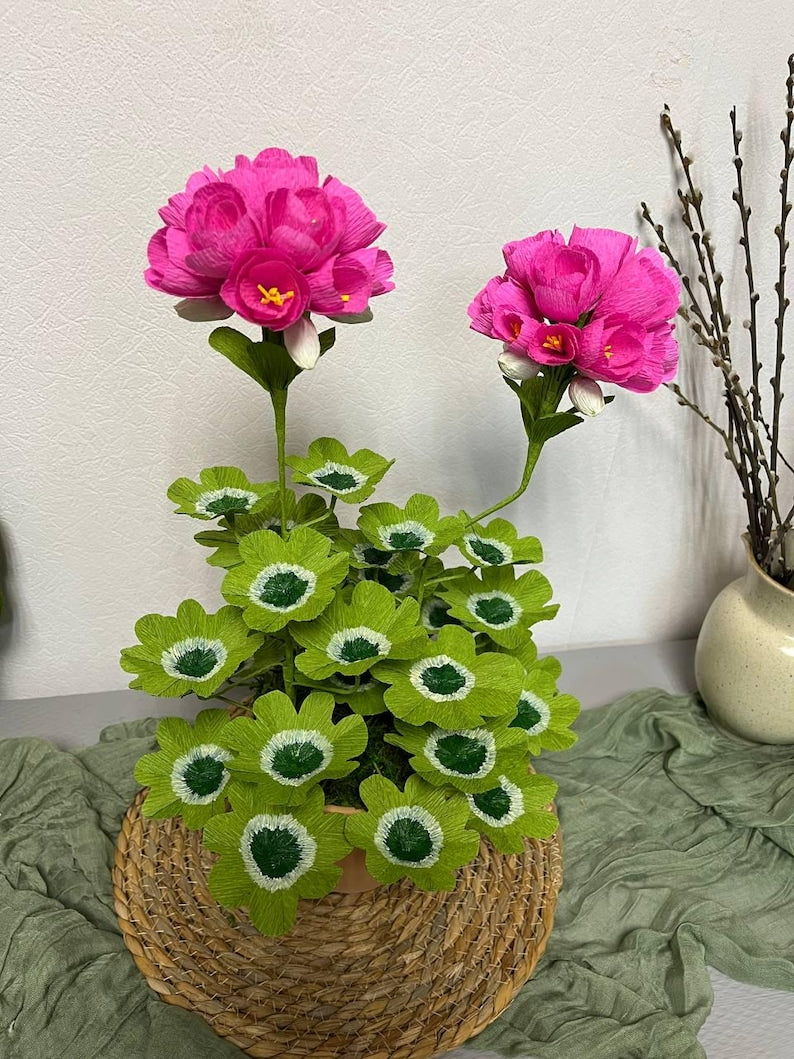Papiergeranie Rosa Pflanzenskulptur Handbemalt 28cm Durchmesser 40cm Höhe
