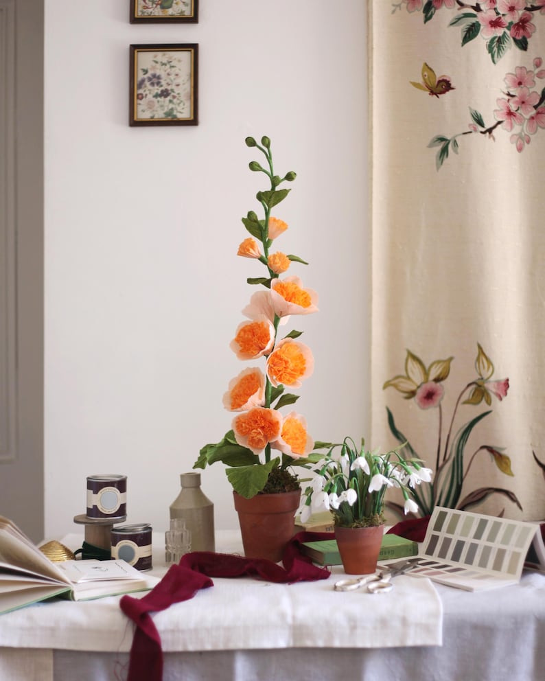 Papierblume Krepppapier Stockrose im Terrakottatopf 63 cm