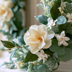 Weißer Pfingstrosen-Rosen-Blumenkranz, elegante Haustürdekoration, feine Papierblumen