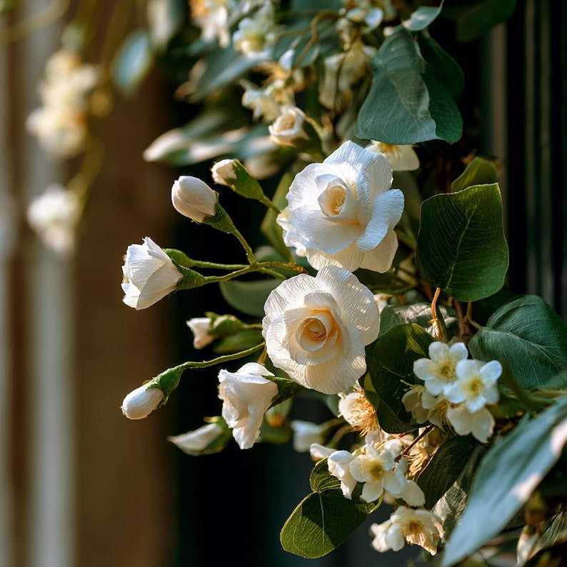 Weißer Pfingstrosen-Rosen-Blumenkranz, elegante Haustürdekoration, feine Papierblumen
