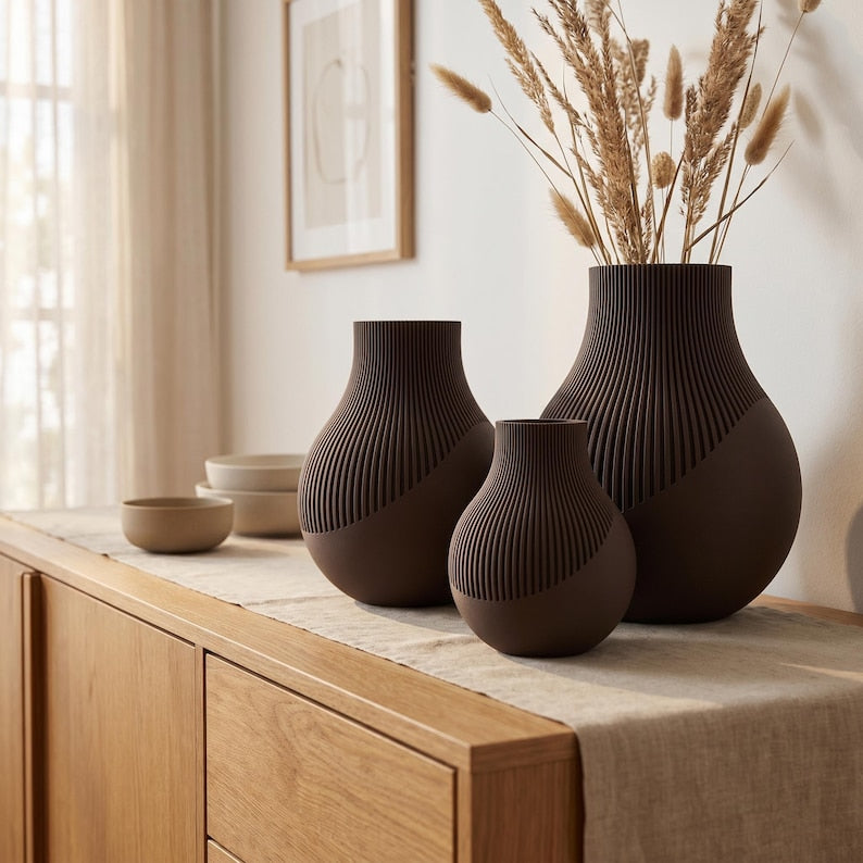 Bauchige Rillenvase mit Spiral-Twist – Neki Edge, für Trockenblumen, 3D-Druck, Mattschwarz