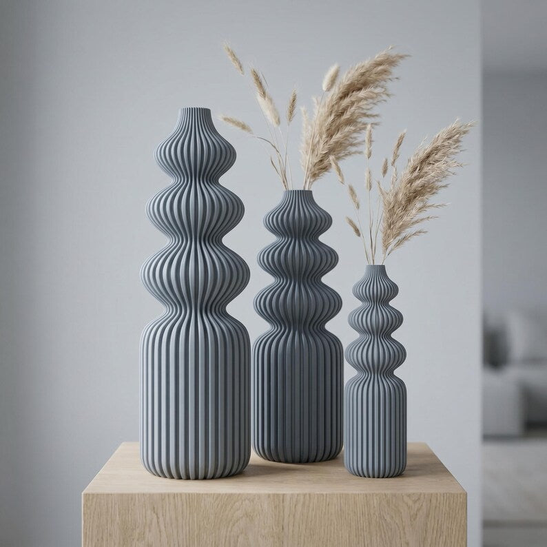Rippenvasen-Skulptur in 5 Größen | Schlanke Nordic Vase für Trockenblumen | 3D-Druck, Matter Look