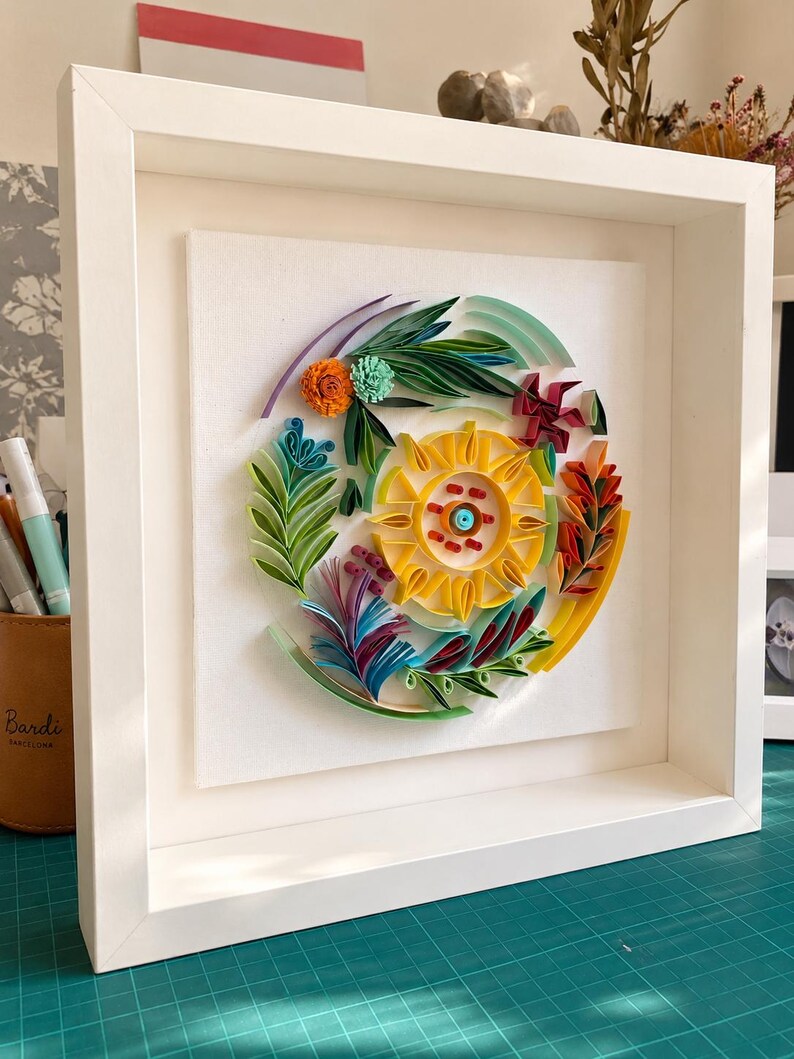 Wanddekoration aus Papierquilling, Botanischer Schattenkasten, Moderne Florale Kunst