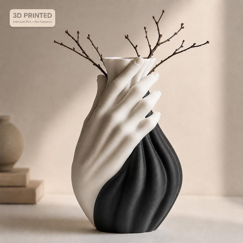 Moderne Skulpturvase mit umarmenden Händen, 21 cm, Premium PLA, zeitgenössisches Herzstück