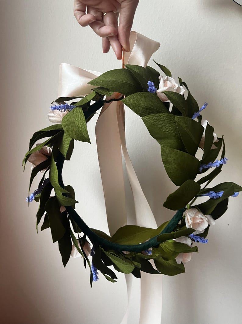 Schulabschluss Blumenkranz aus Krepppapier mit Ansteckblumen, Lorbeerkranz für Absolventen, verstellbares Kopfband