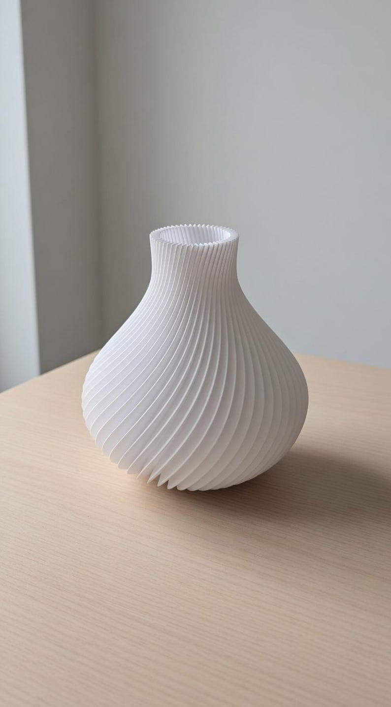 SPIRAL Design Vase für Trockenblumen, frische Blumen & Pampasgras, PLA, PP-Einsatz